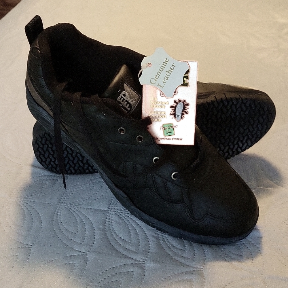 Size 14 Tred Safe, black leather men's shoes